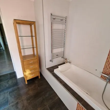Villa Avec Piscine Et Dependance Nimes