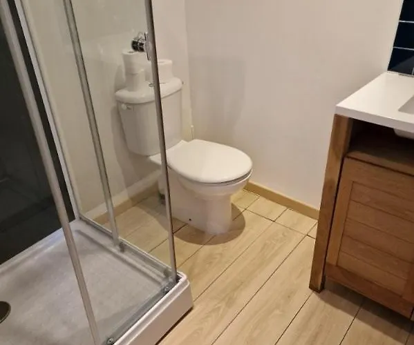 Avec Piscine Et Dépendance Nimes