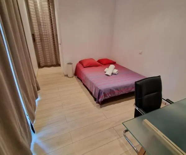 Avec Piscine Et Dépendance Villa Nimes